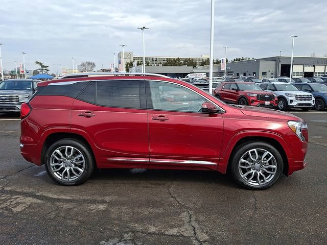 Used 2023 GMC Terrain Denali w/ Denali Premium Package AWD/4WD image 7