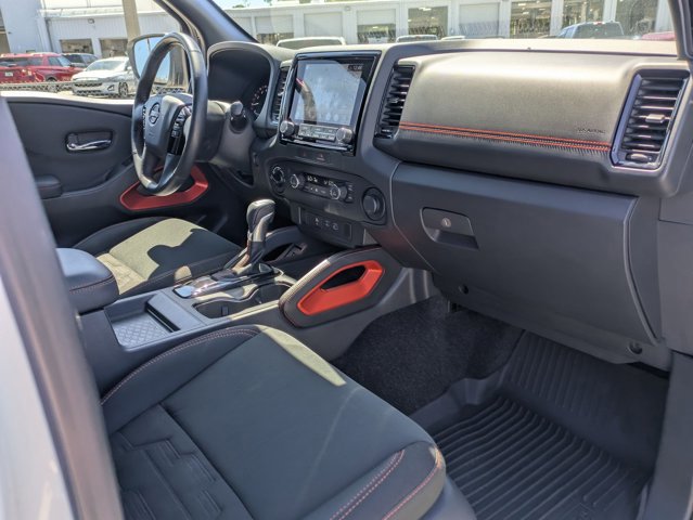 Used 2022 Nissan Frontier PRO-4X w/ Technology Package image 19