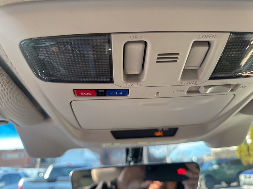 Used 2017 Subaru Outback 3.6R Limited image 28