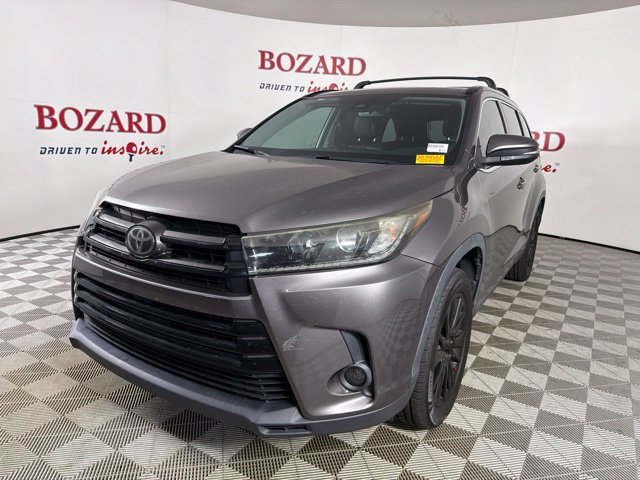 Used 2019 Toyota Highlander SE FWD image 4