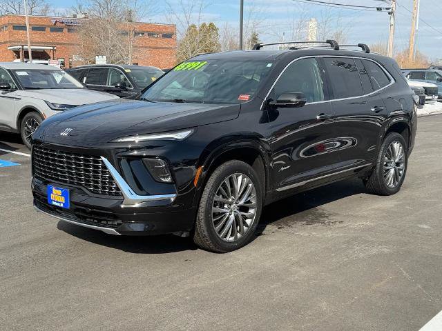 Used 2025 Buick Enclave Avenir AWD/4WD image 3