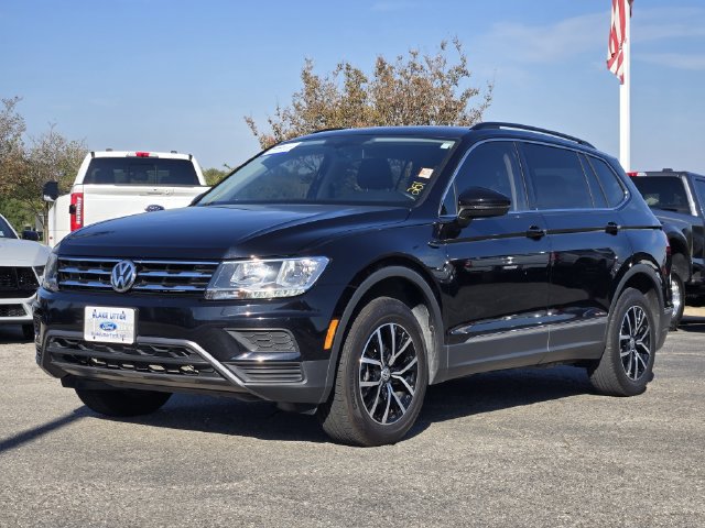Used 2021 Volkswagen Tiguan SE w/ Panoramic Sunroof Package FWD image 3