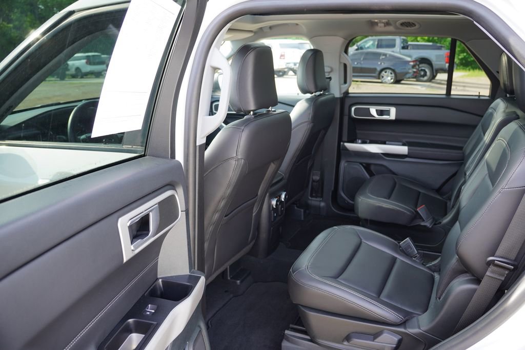 Certified 2023 Ford Explorer XLT w/ Equipment Group 202A AWD/4WD image 17