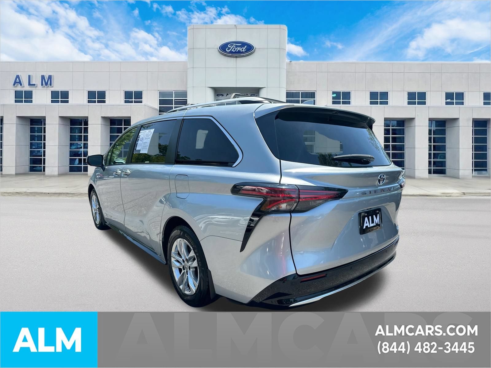 Used 2021 Toyota Sienna Limited FWD image 8
