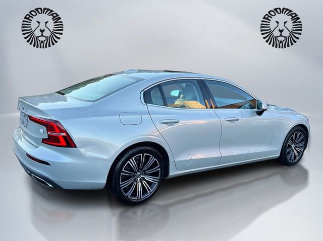 Used 2022 Volvo S60 T8 Inscription w/ Climate Package image 5