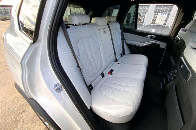Used 2024 BMW X5 sDrive40i w/ Parking Assistance Package image 19