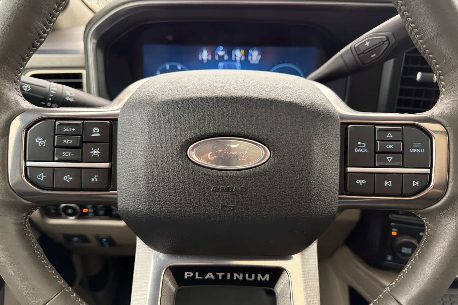 Certified 2025 Ford F350 Platinum w/ Platinum Plus Package AWD/4WD image 23