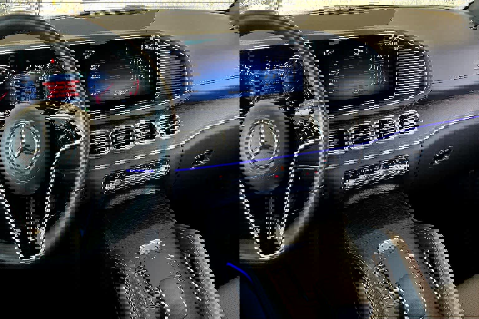 Used 2025 Mercedes-Benz GLS 450 4MATIC image 8