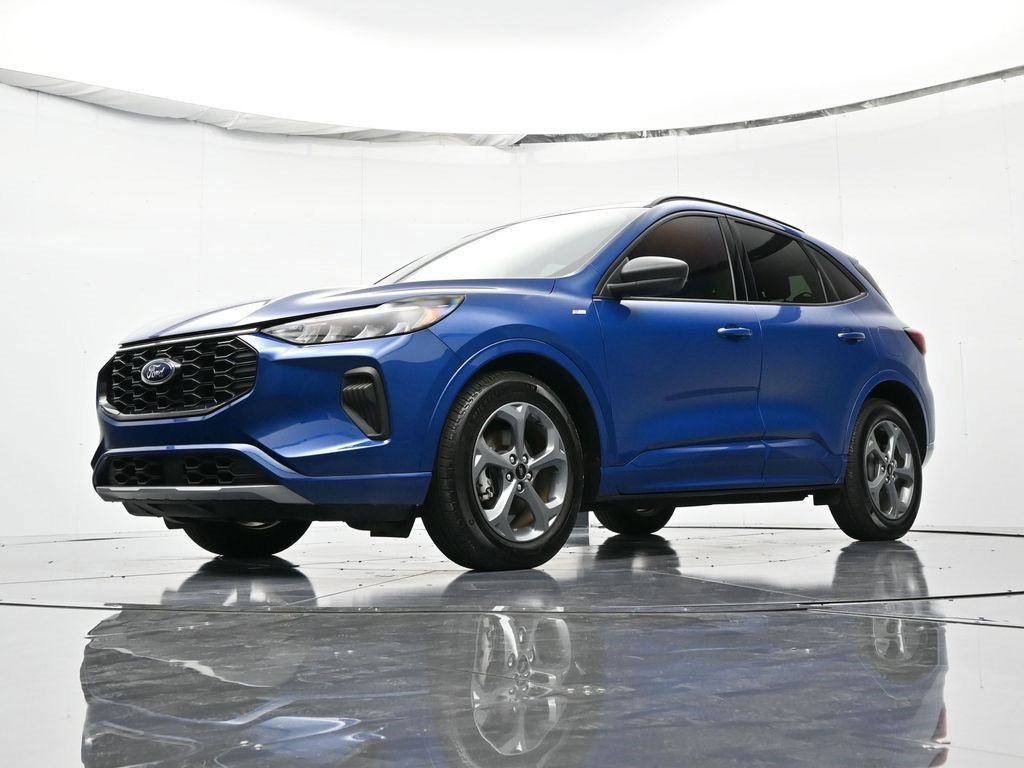 Certified 2023 Ford Escape ST-Line w/ Equipment Group 301A image 3