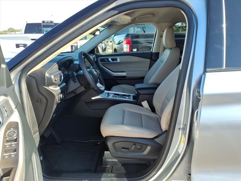 Certified 2023 Ford Explorer XLT w/ Equipment Group 202A image 11