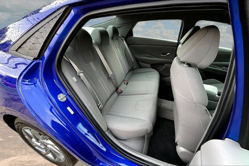 Used 2024 Hyundai Elantra Blue FWD image 27