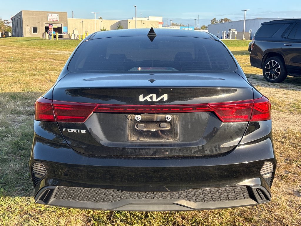 Used 2022 Kia Forte LXS FWD image 12
