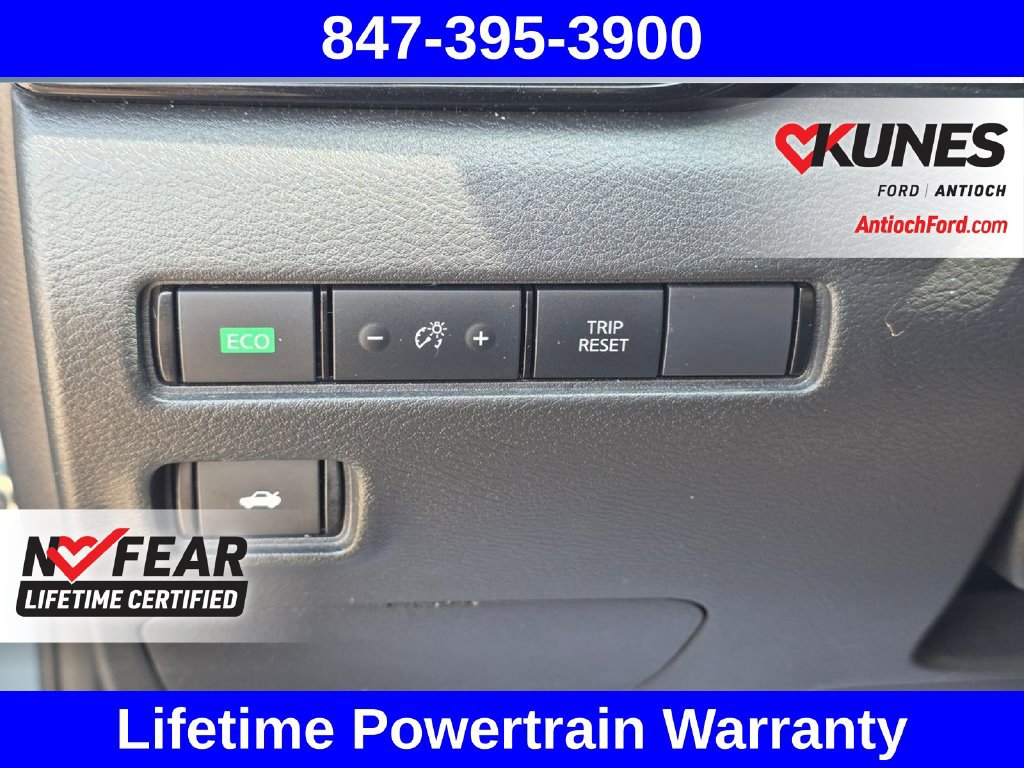 Used 2024 Nissan Sentra SV FWD image 32