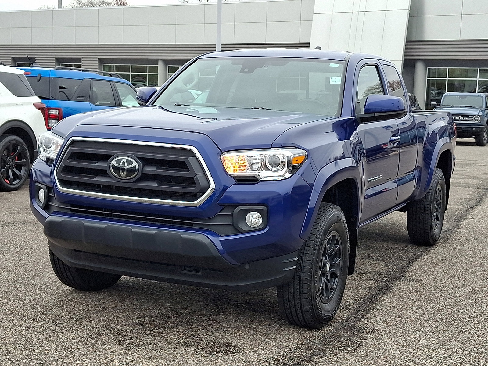 Used 2022 Toyota Tacoma SR5 image 4