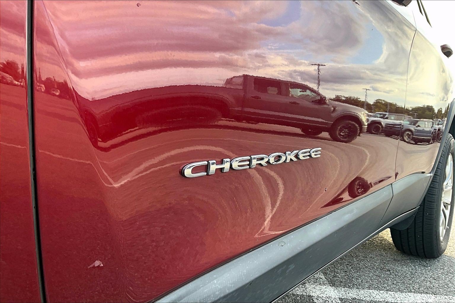 Used 2019 Jeep Cherokee Latitude Plus FWD image 8