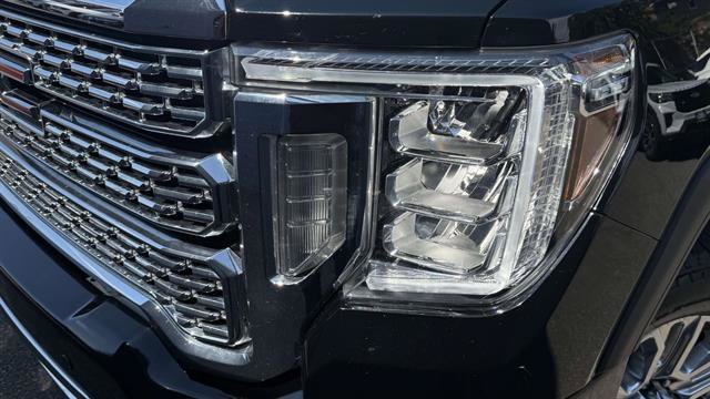 Used 2023 GMC Sierra 2500 Denali w/ Denali Ultimate Package AWD/4WD image 7