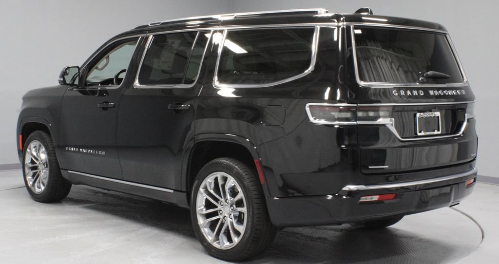 Used 2023 Jeep Grand Wagoneer Series II AWD/4WD image 11