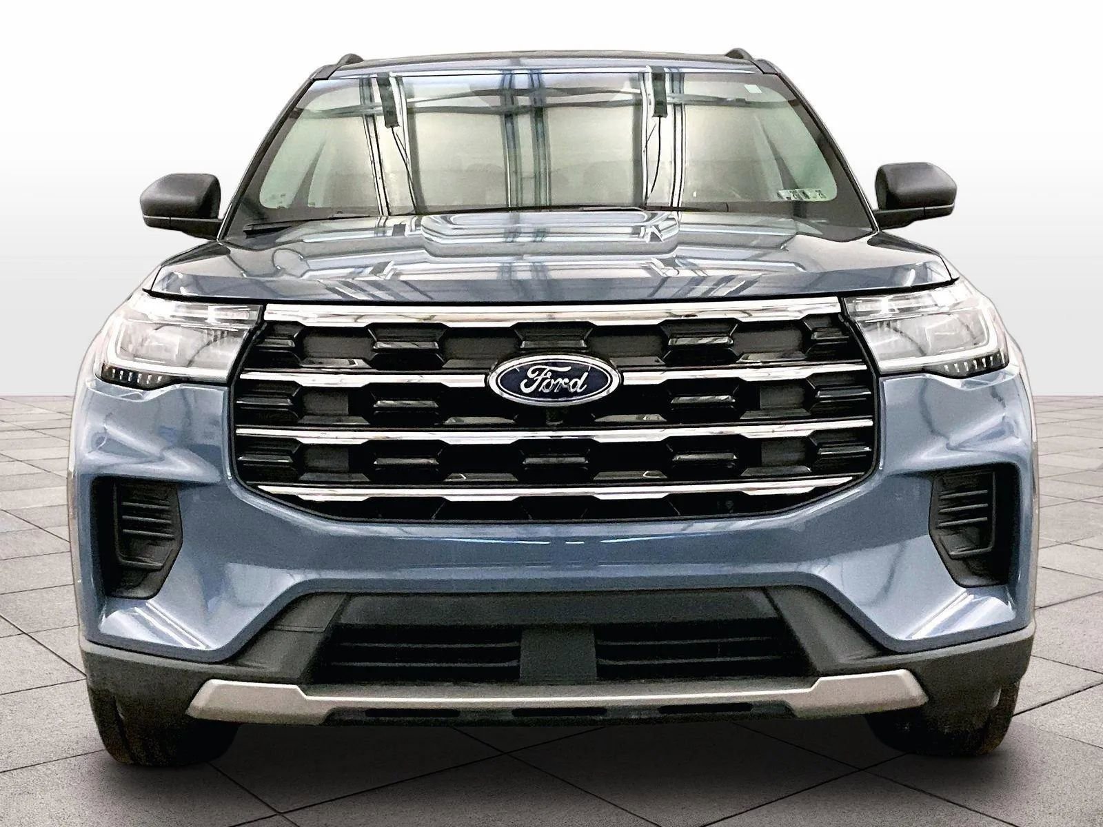 Certified 2025 Ford Explorer Active image 3