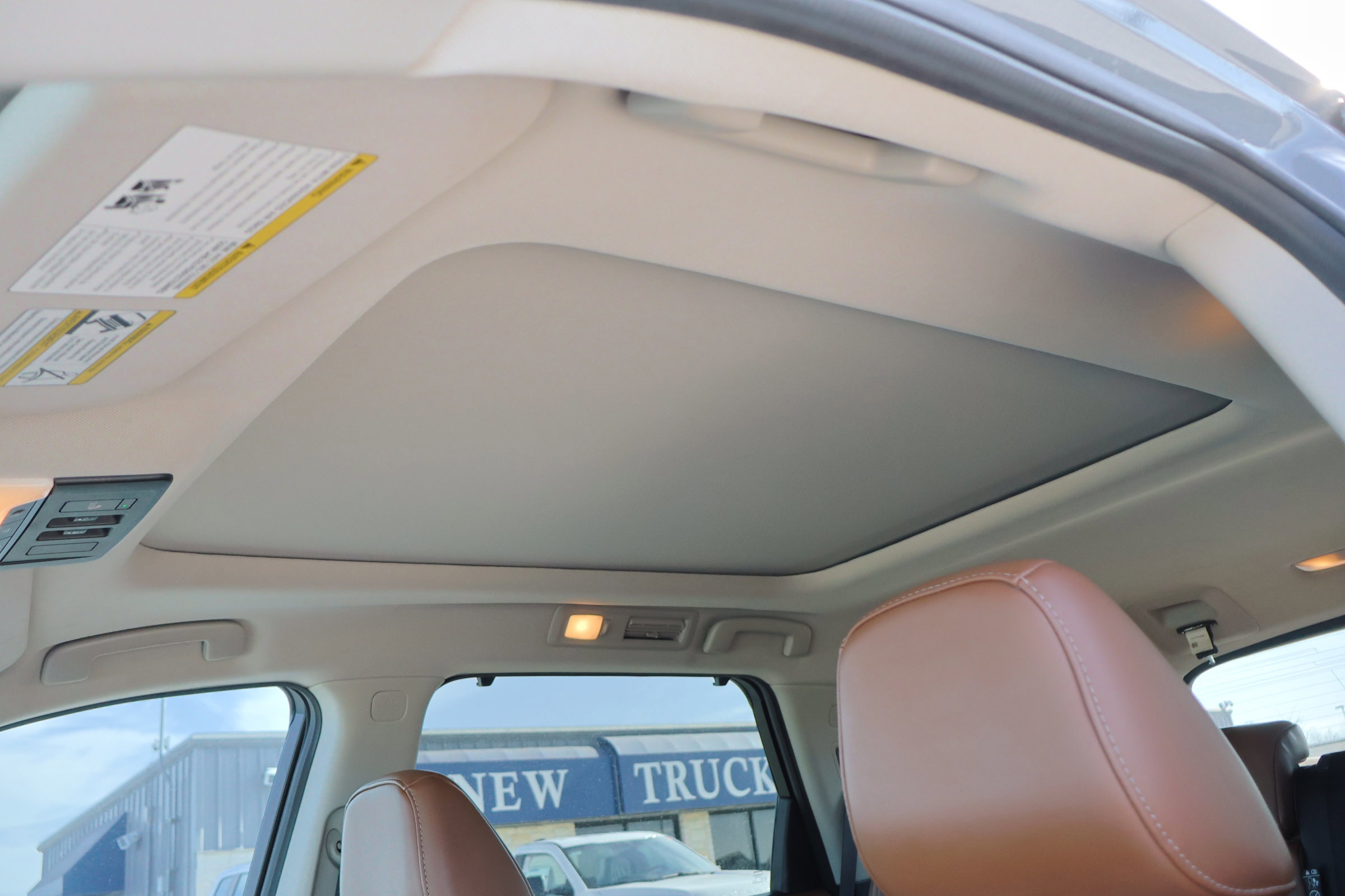 Used 2022 Nissan Pathfinder Platinum w/ Cargo Package image 16