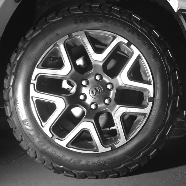 Used 2025 RAM 1500 Laramie AWD/4WD image 17