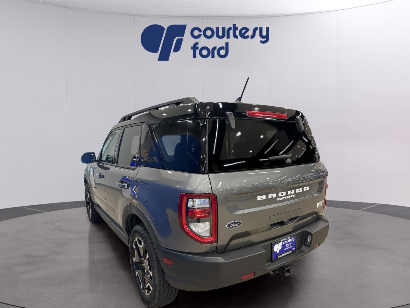 Certified 2023 Ford Bronco Sport Outer Banks w/ Tech Package image 3