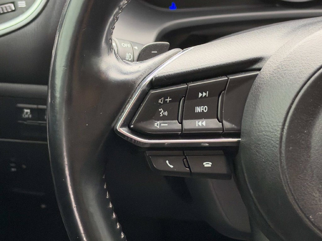 Used 2018 MAZDA MAZDA3 Grand Touring w/ Premium Equipment Package FWD image 13