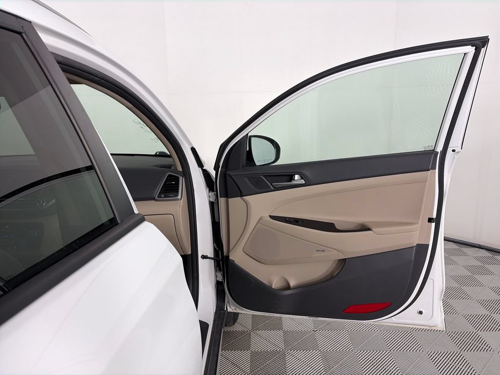 Used 2017 Hyundai Tucson SE Plus AWD/4WD image 27