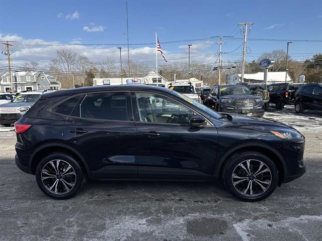 Certified 2021 Ford Escape SE w/ SE Sport Appearance Package image 9