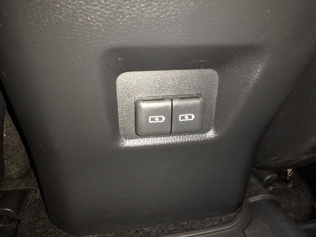 Used 2023 Toyota RAV4 XLE AWD/4WD image 13