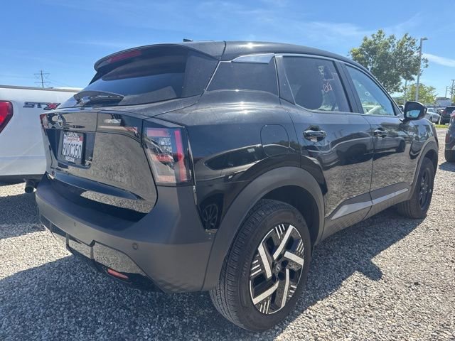 Used 2025 Nissan Kicks SV image 3