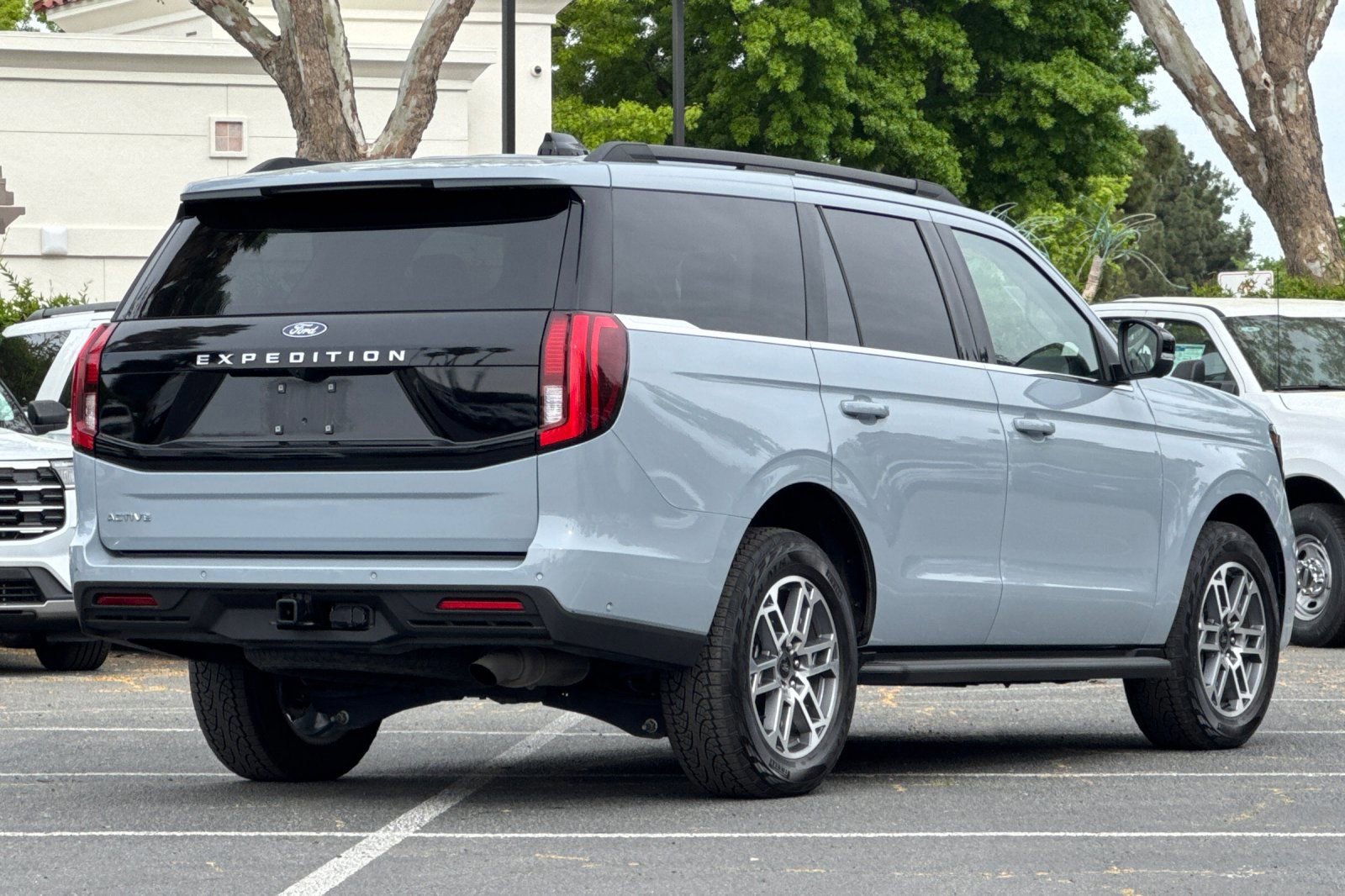 Certified 2025 Ford Expedition Active image 5