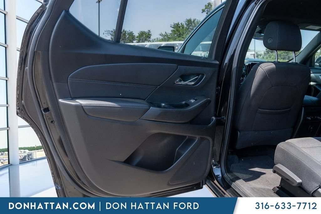 Used 2023 Chevrolet Traverse LT AWD/4WD image 19