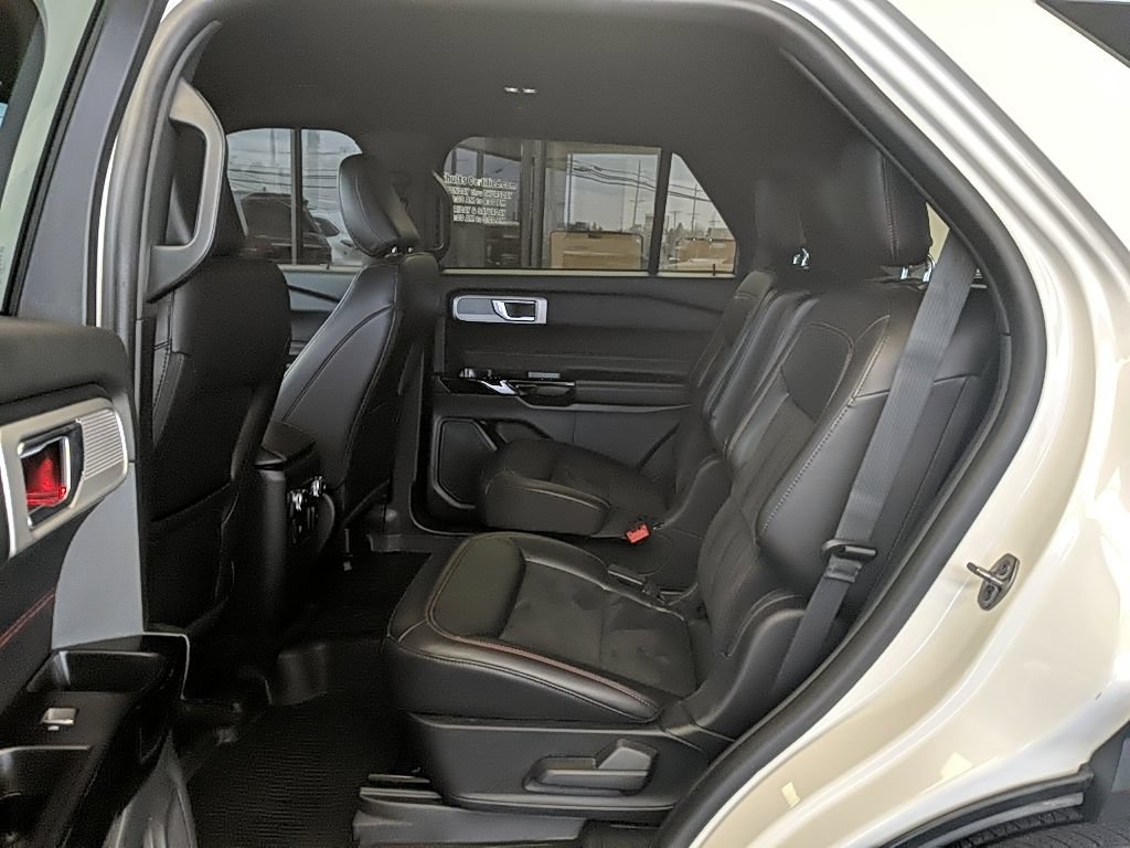 Certified 2023 Ford Explorer ST-Line AWD/4WD image 13