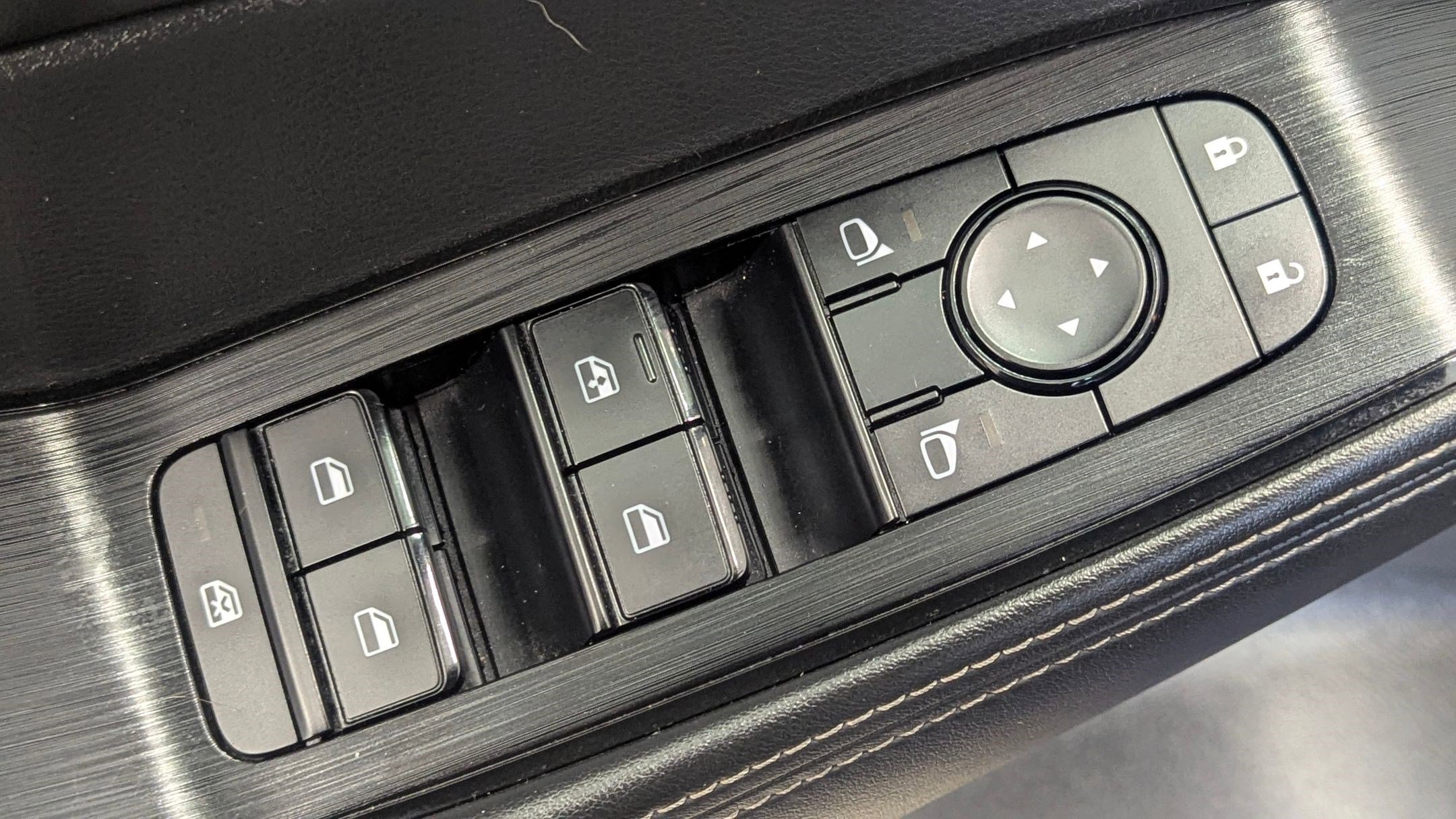 Used 2021 Nissan Rogue SV w/ Premium Package image 22