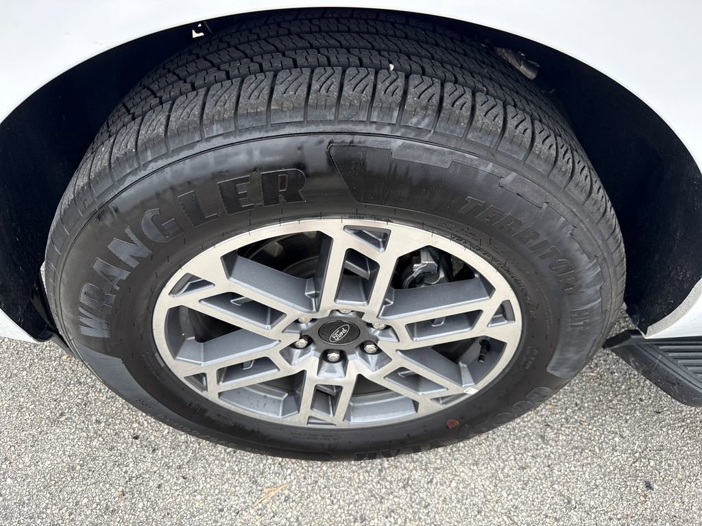 Certified 2025 Ford Expedition Active RWD image 13