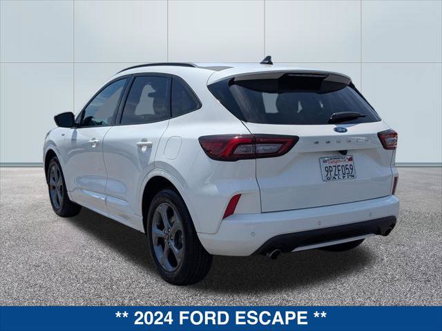 Certified 2024 Ford Escape ST-Line w/ Tech Pack #1 FWD image 3