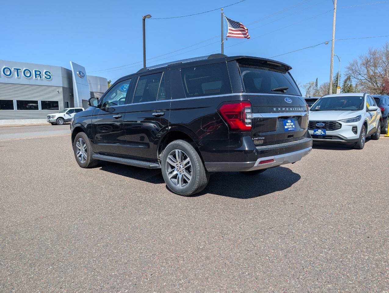 Certified 2024 Ford Expedition Limited AWD/4WD image 8