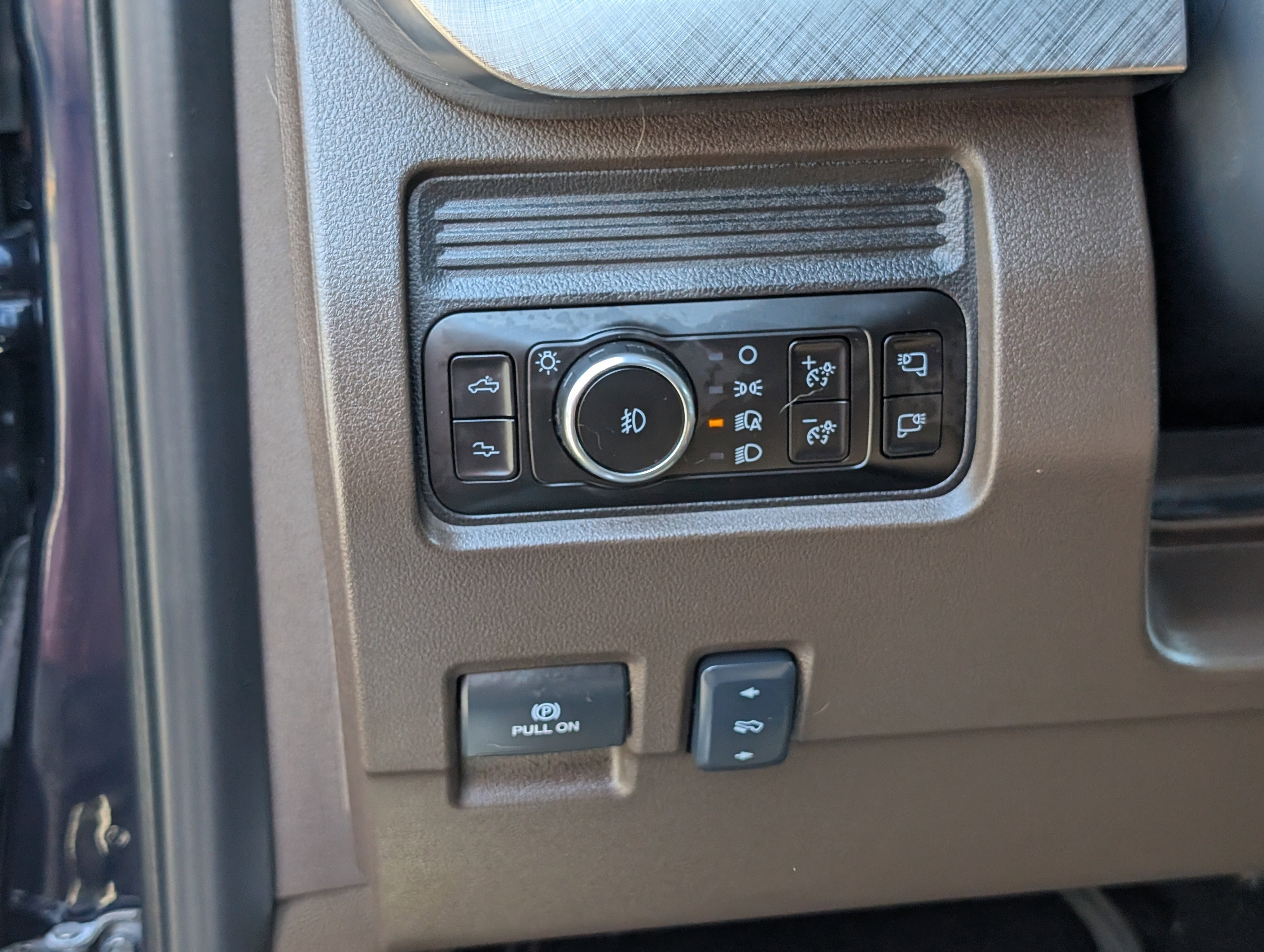 Certified 2025 Ford F250 King Ranch AWD/4WD image 21