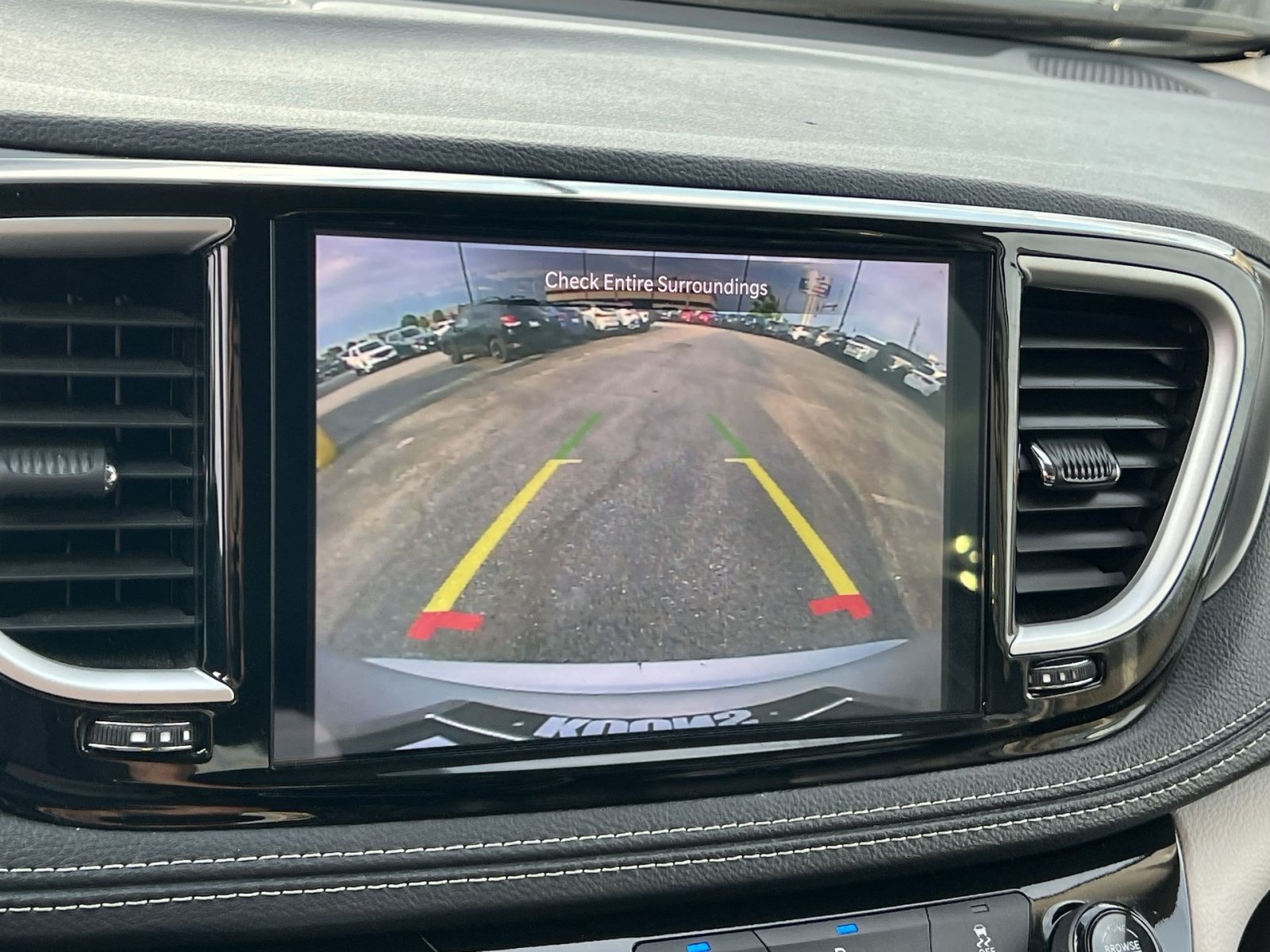 Used 2024 Chrysler Pacifica Limited FWD image 19
