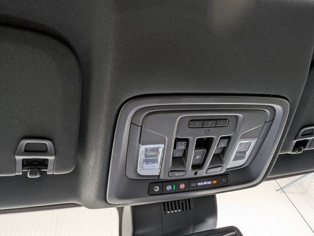 Used 2022 Chevrolet Silverado 1500 High Country w/ High Country Premium Package AWD/4WD image 7