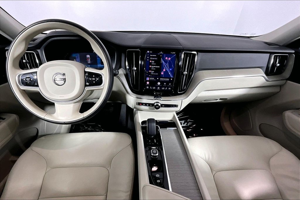 Used 2023 Volvo XC60 B5 Plus FWD image 15