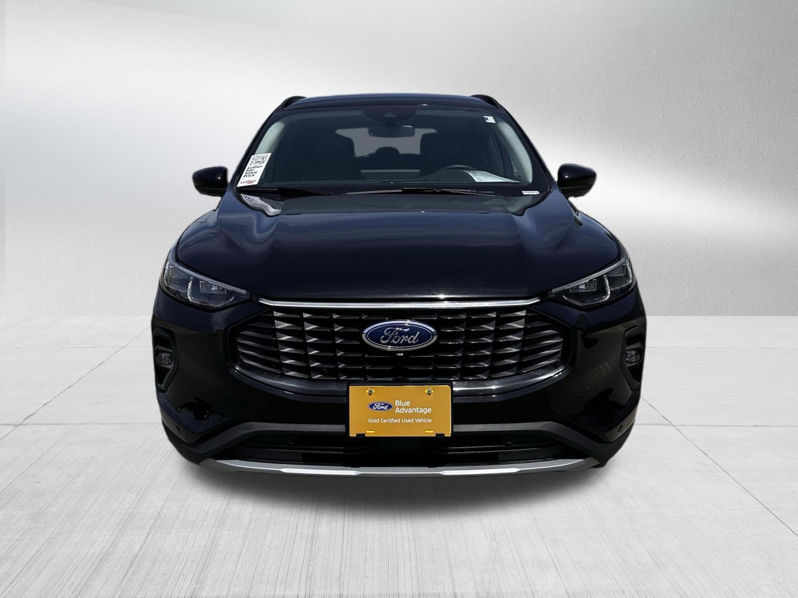 Certified 2024 Ford Escape Platinum AWD/4WD image 2