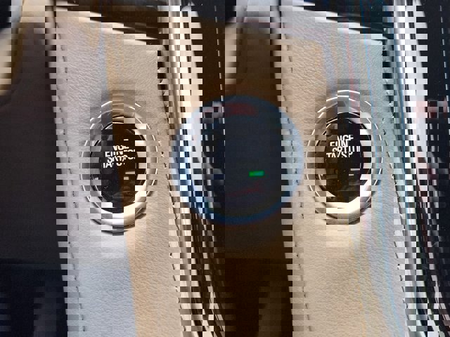 Used 2019 Cadillac Escalade Platinum image 19