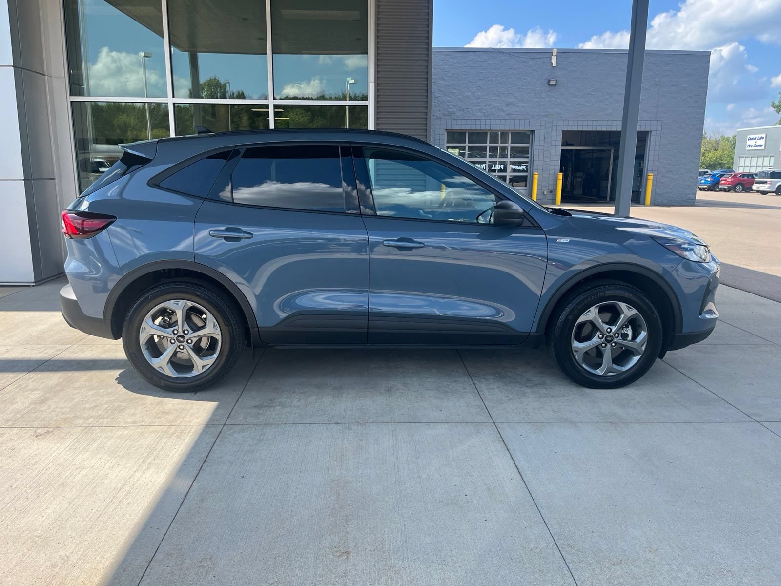 Certified 2025 Ford Escape ST-Line w/ Tech Pack #1 AWD/4WD image 6