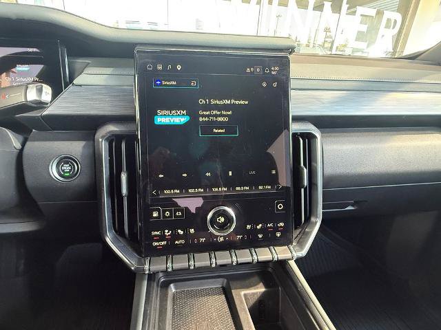 Used 2025 GMC Acadia AT4 w/ Luxury Package AWD/4WD image 30