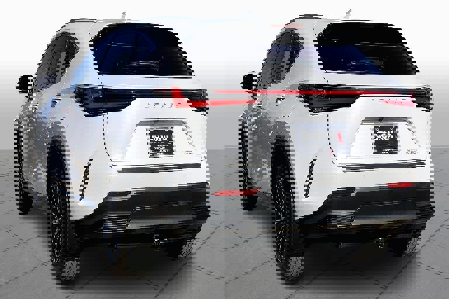 Used 2023 Lexus NX 250 FWD w/ Premium Package image 4