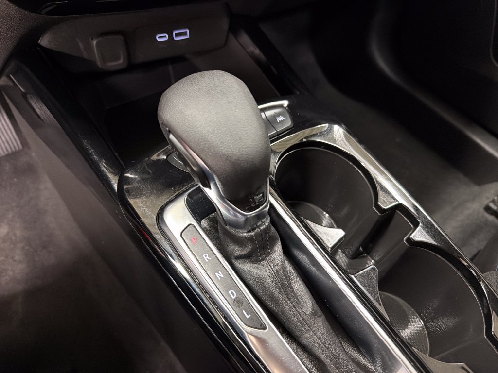 Used 2025 Chevrolet Trax LT FWD image 28