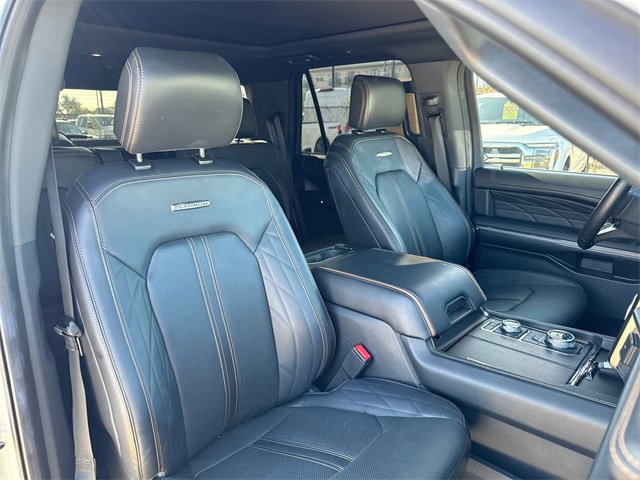 Certified 2022 Ford Expedition Platinum image 32