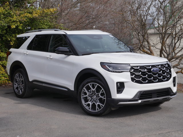 Certified 2025 Ford Explorer Platinum w/ Ultimate Package image 8