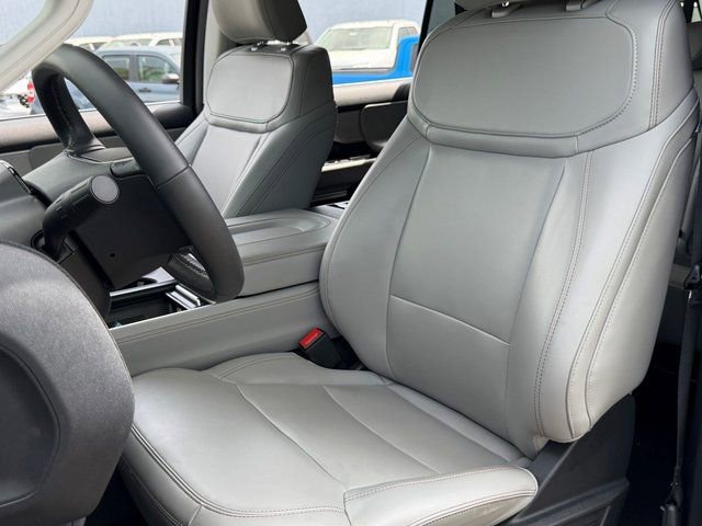 Certified 2025 Ford Expedition Max Active AWD/4WD image 9